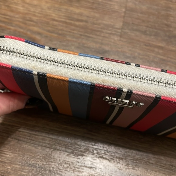 Large striped Guess wallet - Picture 3 of 6